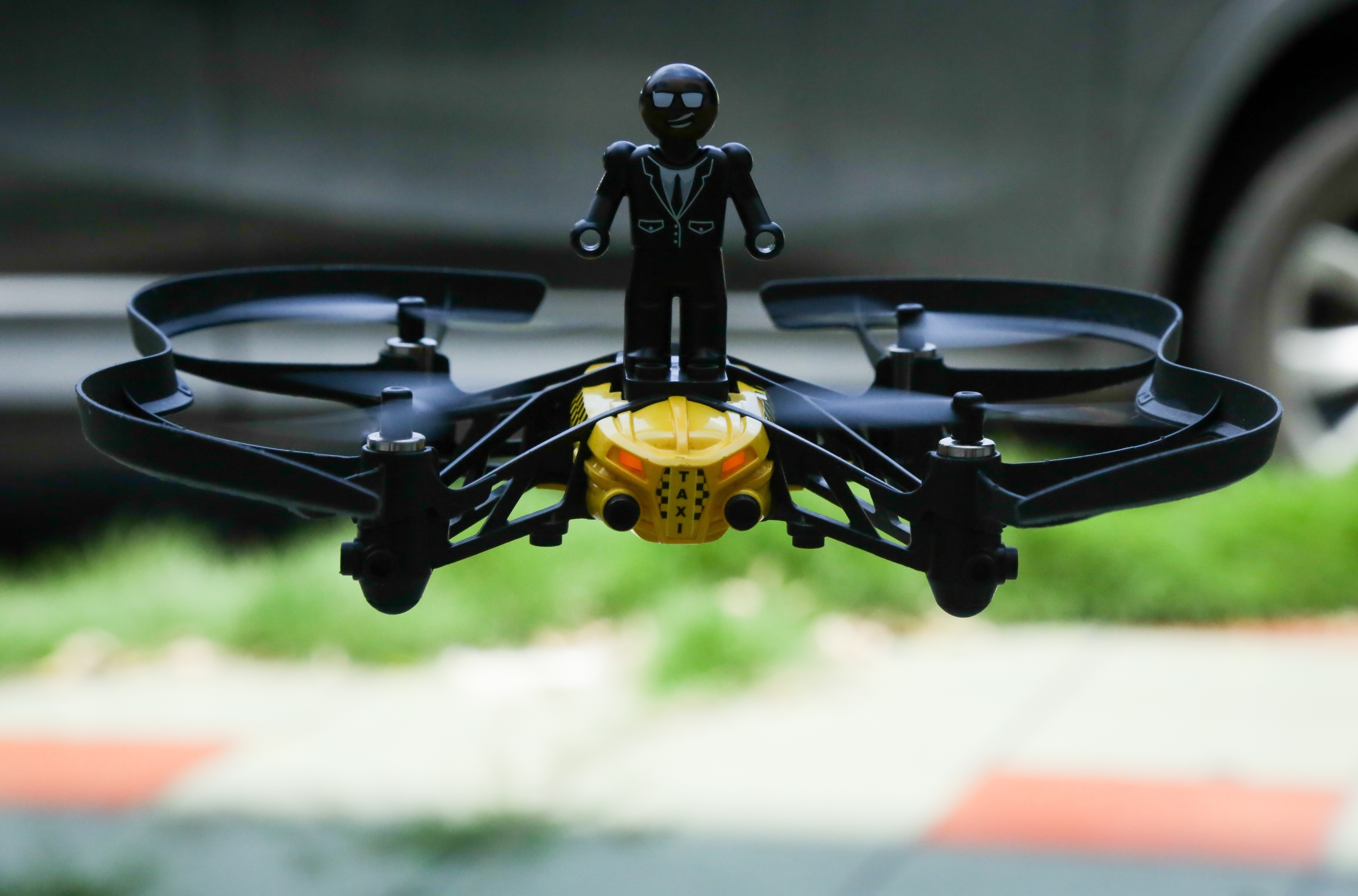 M&aacute;y bay điều khiển từ xa Parrot